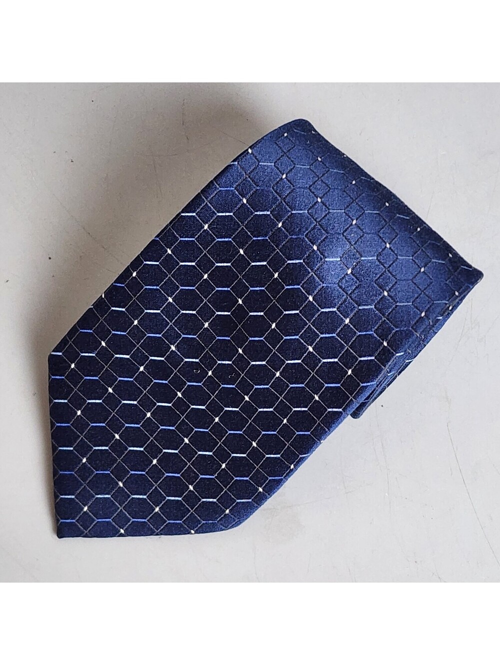 Calvin Klein Men's Blue Geometric Hexagon Pattern 100% Silk Necktie Tie